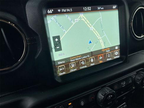 Used 2021 Jeep Gladiator Overland image 14