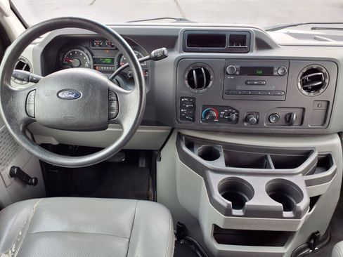 Used 2009 Ford E-350 and Econoline 350 XL RWD image 5