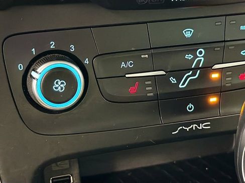 Used 2015 Ford Focus SE w/ SE Cold Weather Package image 16