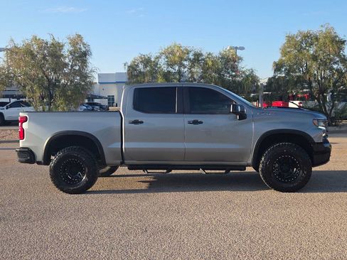 Used 2023 Chevrolet Silverado 1500 ZR2 w/ Technology Package AWD/4WD image 9