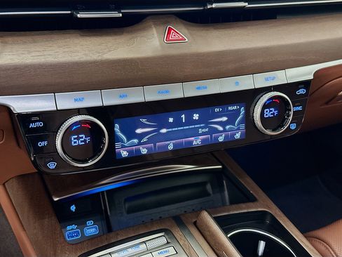 Used 2024 Genesis G80 image 24