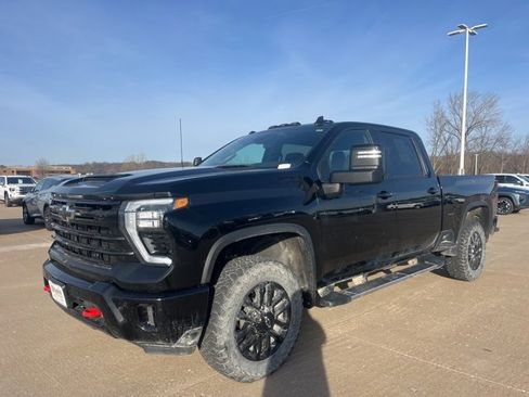 Used 2025 Chevrolet Silverado 3500 LTZ w/ Trail Boss Package image 7