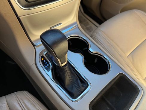 Used 2017 Jeep Grand Cherokee Laredo w/ Quick Order Package 2BE image 47