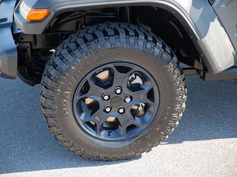 Used 2023 Jeep Wrangler Unlimited w/ Cold Weather Group AWD/4WD image 9