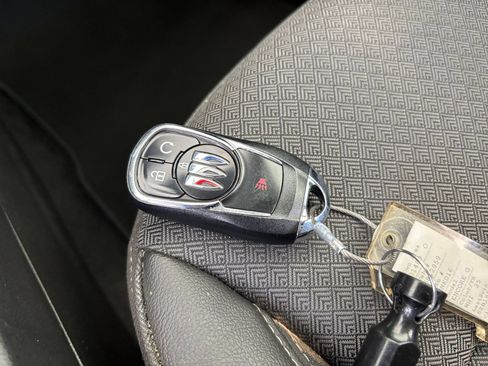 Used 2025 Buick Encore GX Preferred FWD image 21