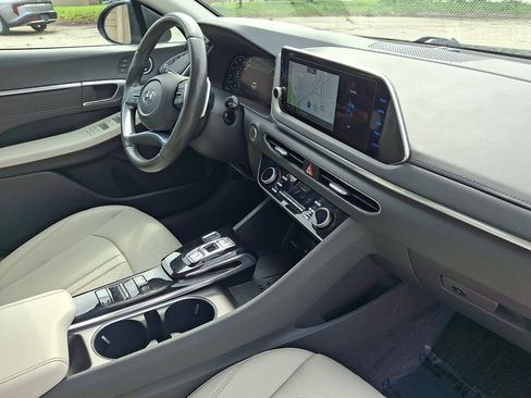 Used 2023 Hyundai Sonata Limited w/ Cargo Package FWD image 12