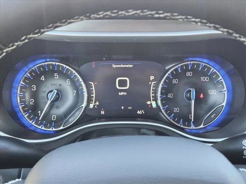 New 2025 Chrysler Voyager LX image 10