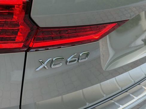 Used 2023 Volvo XC60 B5 Ultimate w/ Protection Package Premier FWD image 11