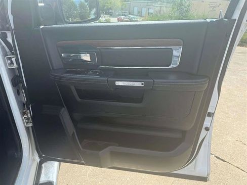 Used 2014 RAM 1500 Laramie image 30
