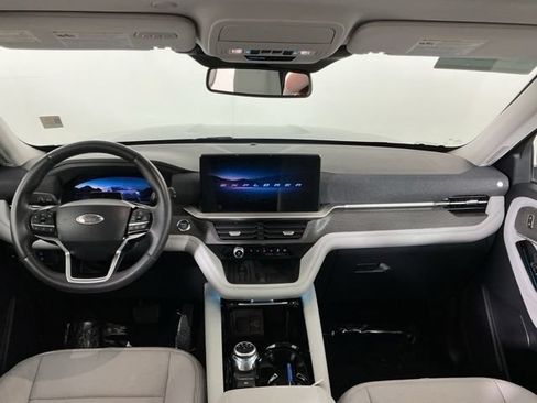 Certified 2025 Ford Explorer Platinum w/ Ultimate Package AWD/4WD image 27