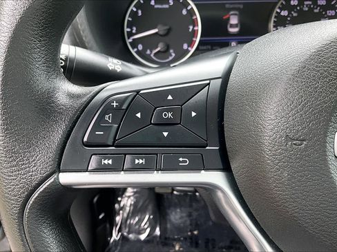Used 2024 Nissan Sentra SV FWD image 24