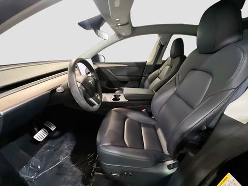 Used 2025 Tesla Model Y Performance image 15