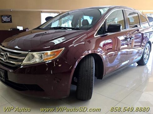 Used 2012 Honda Odyssey LX image 2