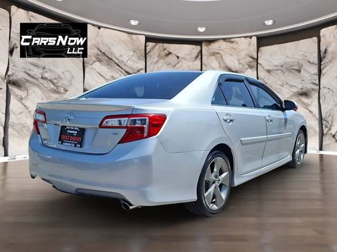 Used 2014 Toyota Camry SE FWD image 6