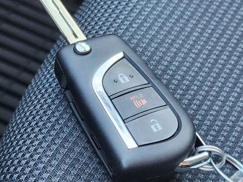 Used 2023 Toyota RAV4 LE FWD image 32