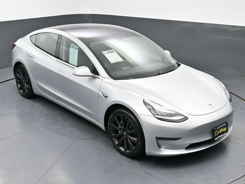 Used 2018 Tesla Model 3 Long Range image 45