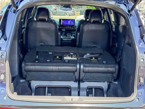 Used 2025 Toyota Sienna Limited AWD/4WD image 54