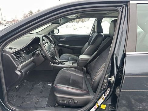 Used 2016 Toyota Camry XSE w/ Moonroof Package image 21