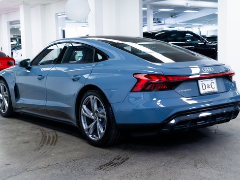 Used 2022 Audi e-tron GT Prestige w/ Prestige Package image 4