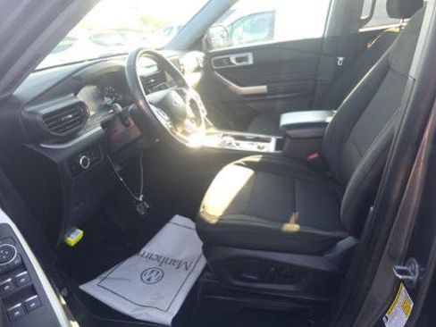 Used 2023 Ford Explorer XLT image 8