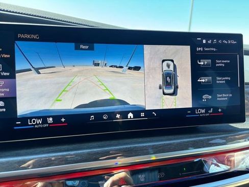 Used 2025 BMW 740i xDrive image 26