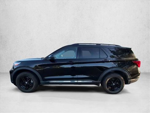 Certified 2021 Ford Explorer XLT w/ Equipment Group 202A AWD/4WD image 8