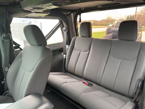 Used 2017 Jeep Wrangler Sport image 25