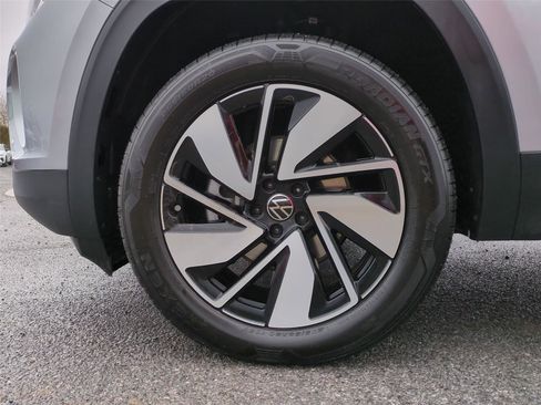 Certified 2025 Volkswagen Atlas SE image 22