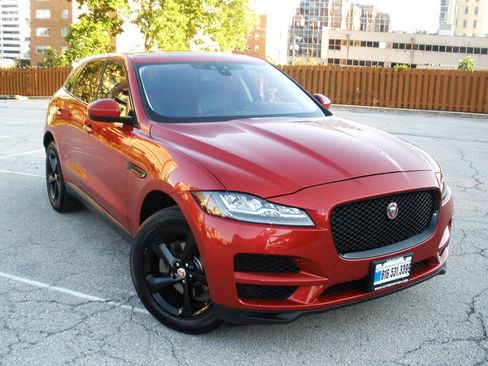 Used 2018 Jaguar F-PACE Prestige AWD/4WD image 2