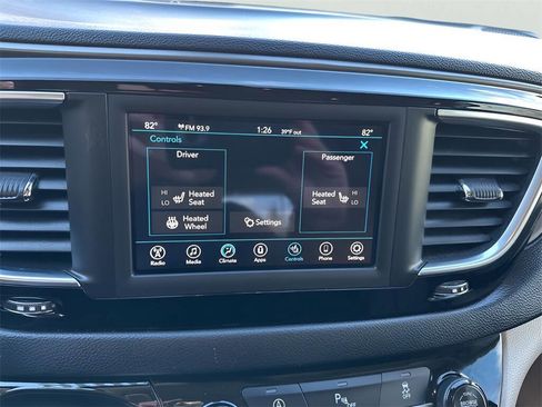 Used 2020 Chrysler Pacifica Touring-L image 17