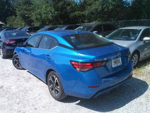 Used 2024 Nissan Sentra SV FWD image 2