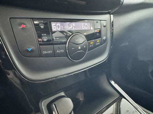 Used 2016 Nissan Sentra SL w/ SL Premium Package FWD image 27