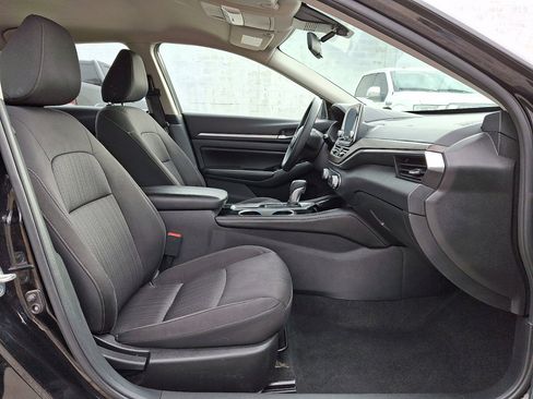 Used 2023 Nissan Altima 2.5 SV FWD image 13