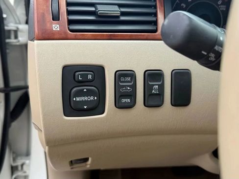 Used 2007 Toyota Solara SLE image 10