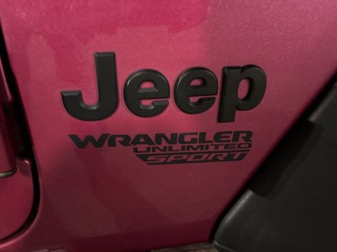 Used 2021 Jeep Wrangler Unlimited Sport image 9
