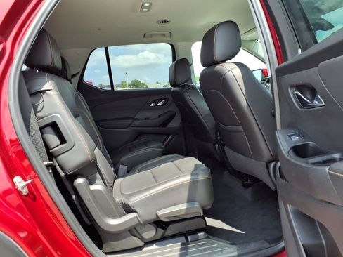 Used 2021 Chevrolet Traverse LT FWD image 29