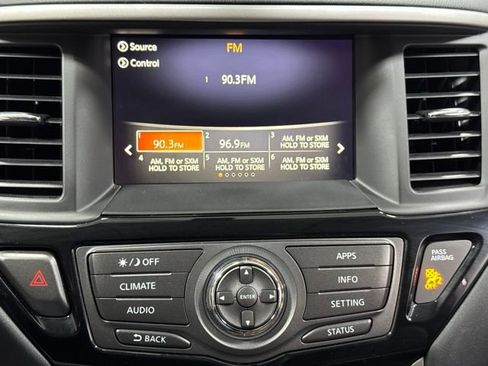 Used 2020 Nissan Pathfinder S FWD image 17