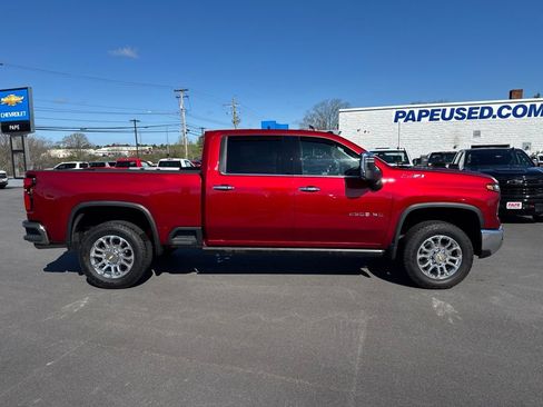 Used 2025 Chevrolet Silverado 2500 LTZ w/ LTZ Premium Package AWD/4WD image 3