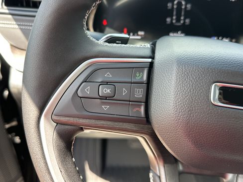 New 2026 Jeep Grand Cherokee L 4WD image 10