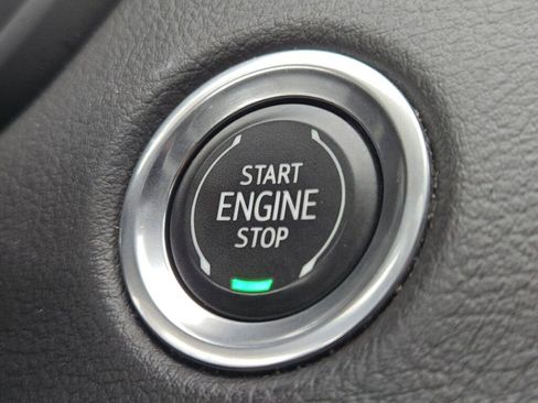 Used 2023 Cadillac XT4 Premium Luxury image 32