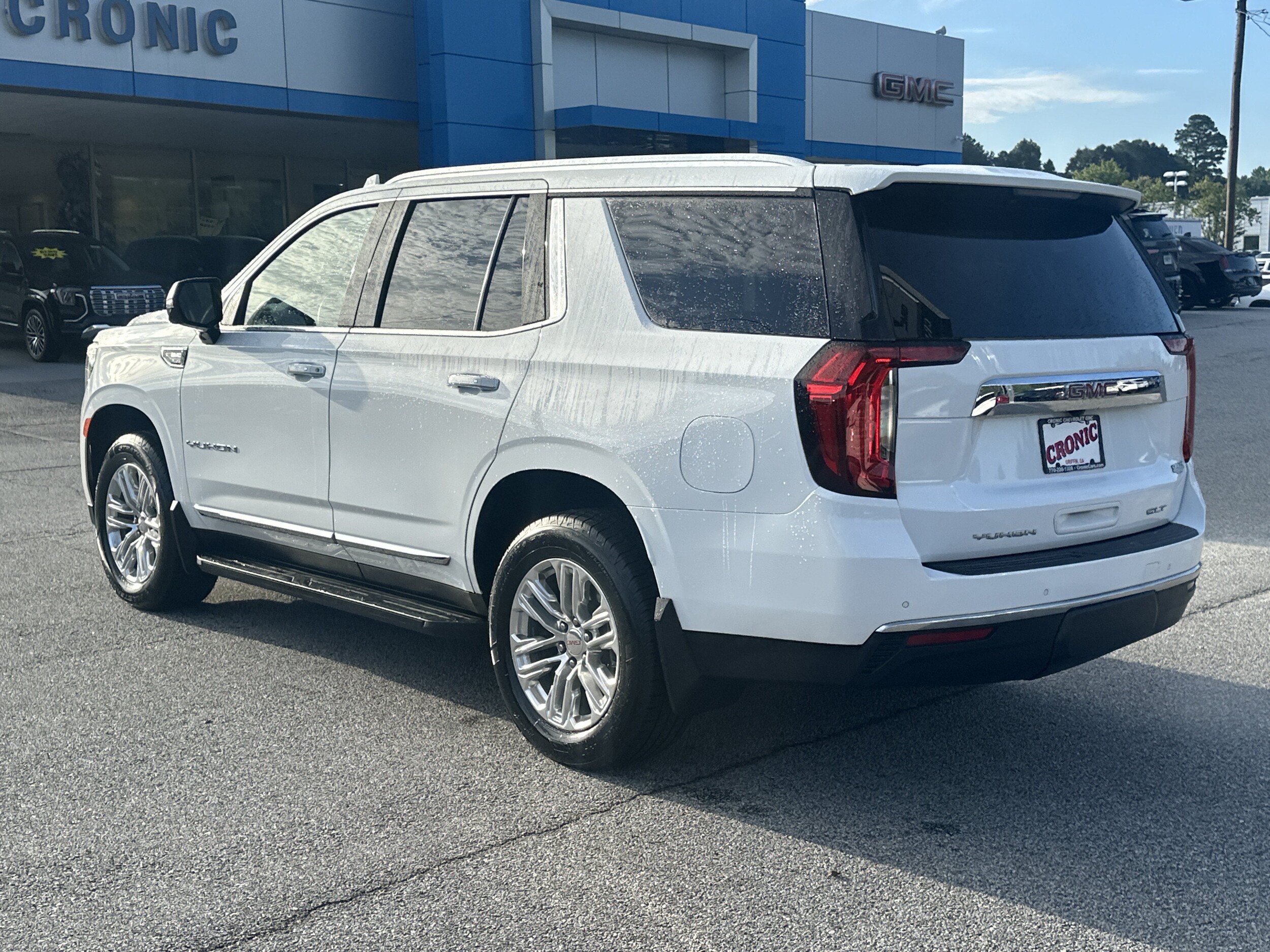Used 2024 GMC Yukon SLT w/ SLT Luxury Package AWD/4WD image 37