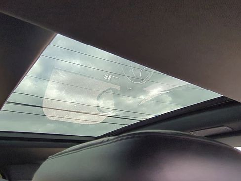 Used 2021 Land Rover Range Rover Sport HST image 21