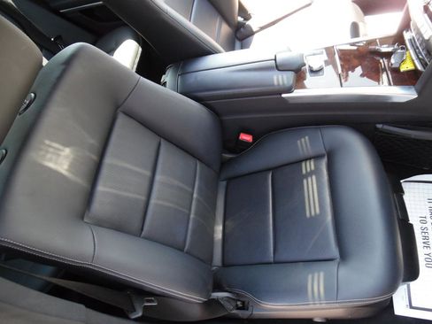 Used 2014 Mercedes-Benz E 350 4MATIC Sedan image 25