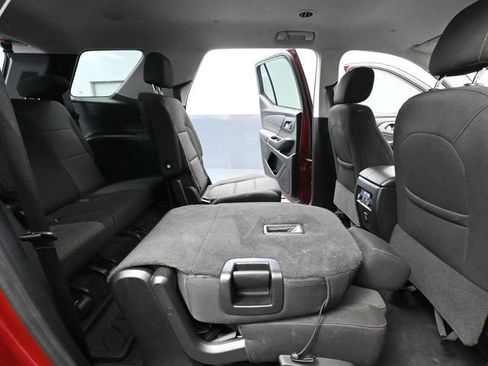 Used 2021 Chevrolet Traverse LT FWD image 47