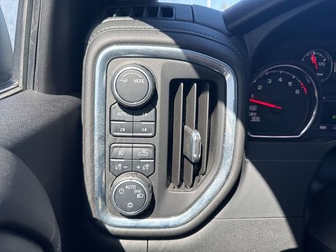 Used 2020 Chevrolet Silverado 1500 LT Trail Boss image 15