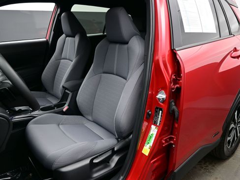 Used 2024 Toyota Corolla Cross SE image 11