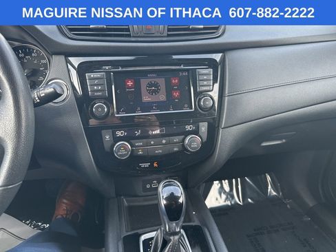 Used 2019 Nissan Rogue SV image 11
