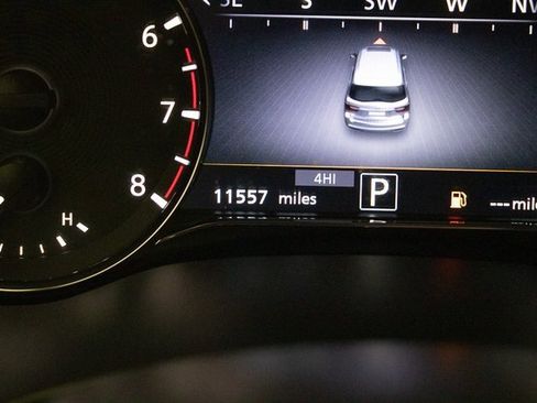 Used 2024 INFINITI QX80 Luxe w/ Cargo Package image 32