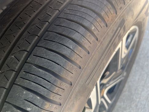 Used 2025 Rivian R1S Adventure image 7