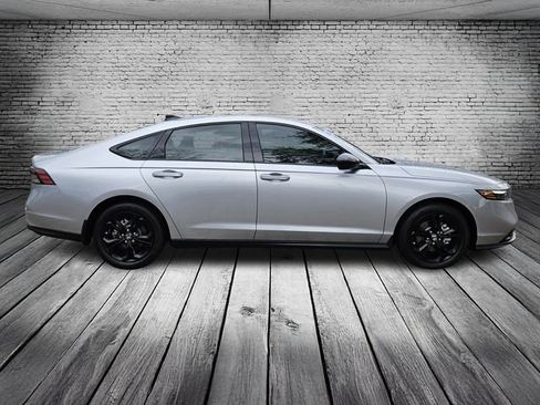 Certified 2025 Honda Accord SE image 6